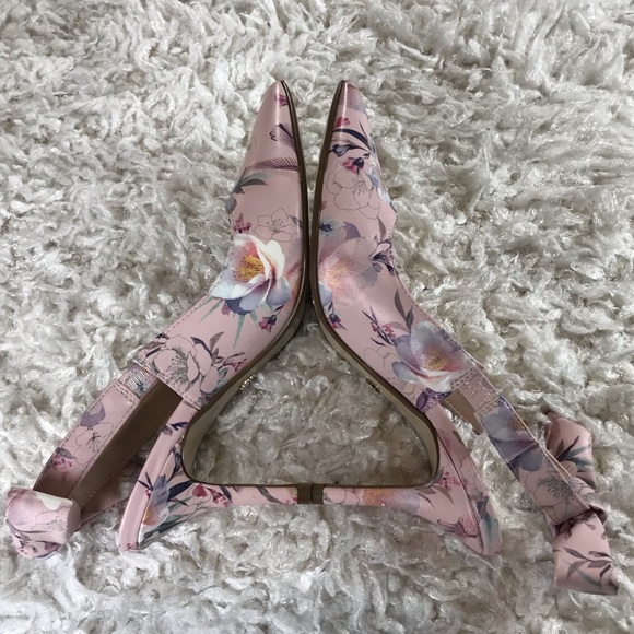 NANETTE LEPORE- FLORAL SLING BACK HEELS - Picture 4 of 10